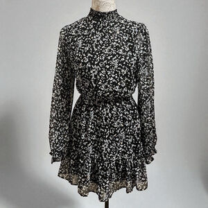 Francesca’s Black White Floral Long Sleeve Ruffle Mini Dress Women’s Small NWT